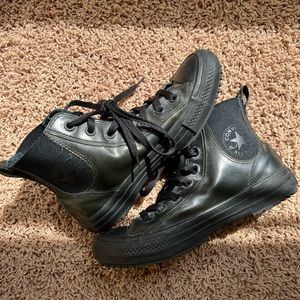 Size 8 Waterproof Converse
